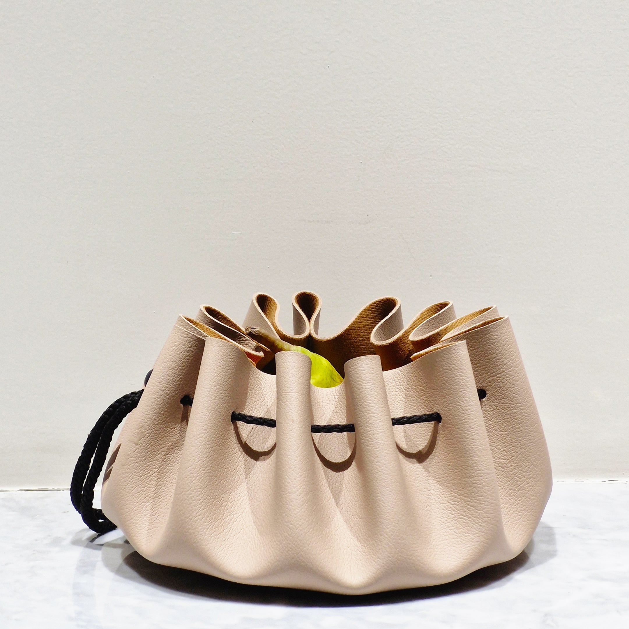 Chic Multipurpose Basket Bag: Versatile Home Accent