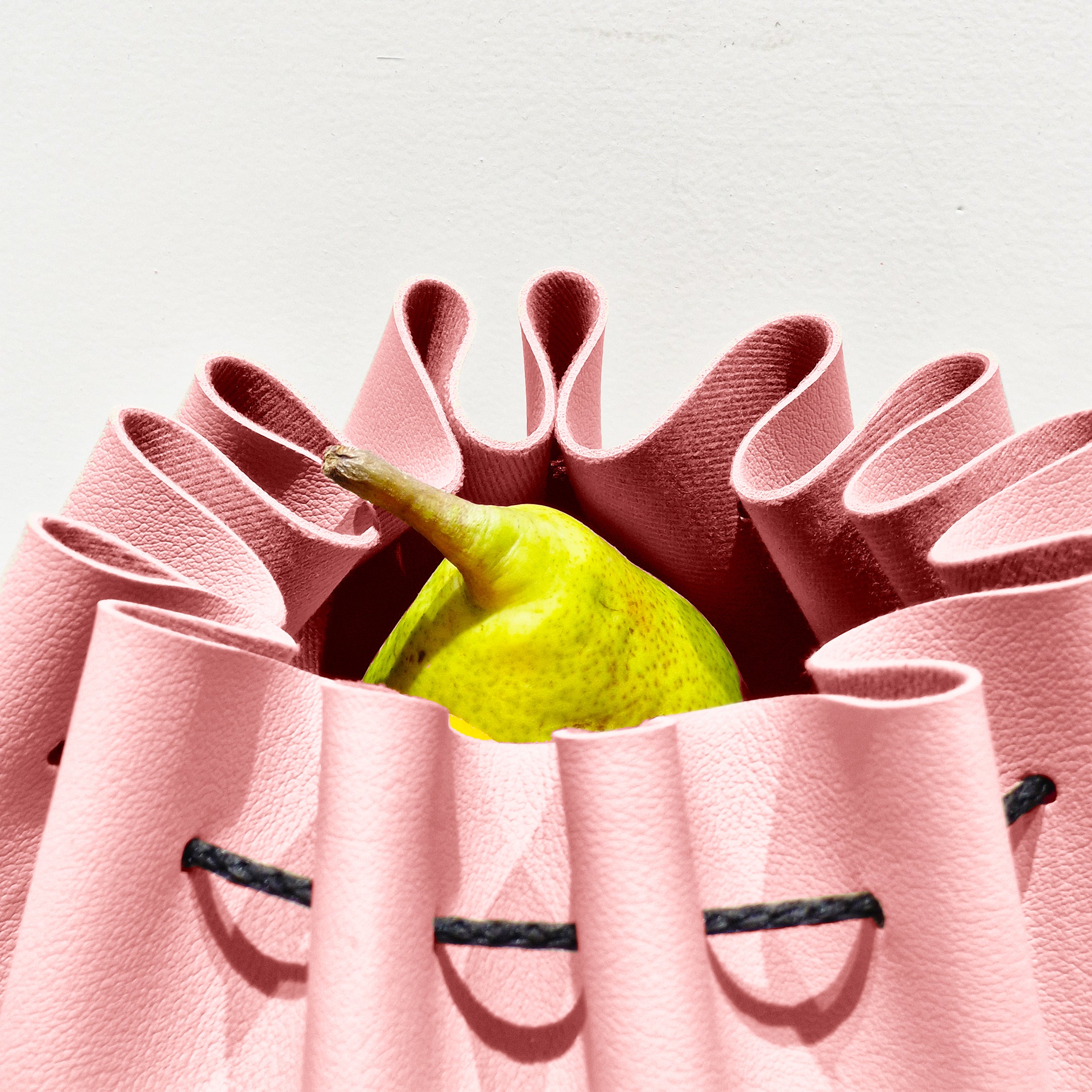 Chic Multipurpose Basket Bag: Versatile Home Accent