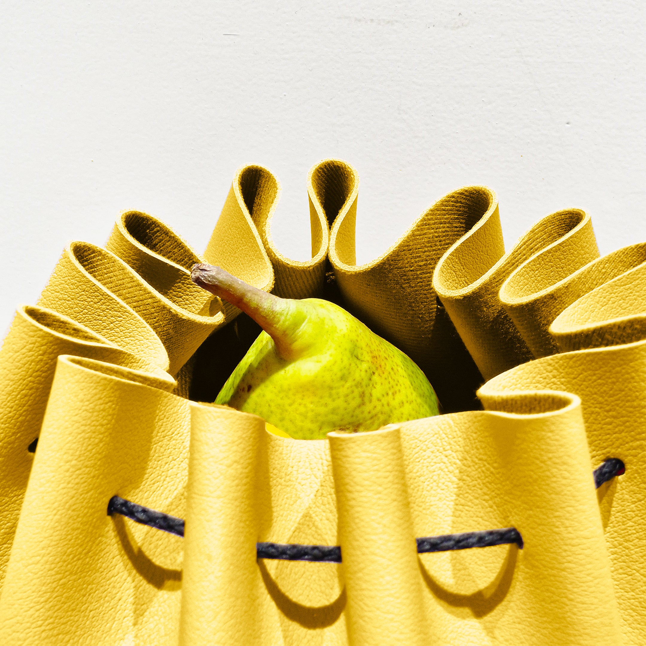 Chic Multipurpose Basket Bag: Versatile Home Accent