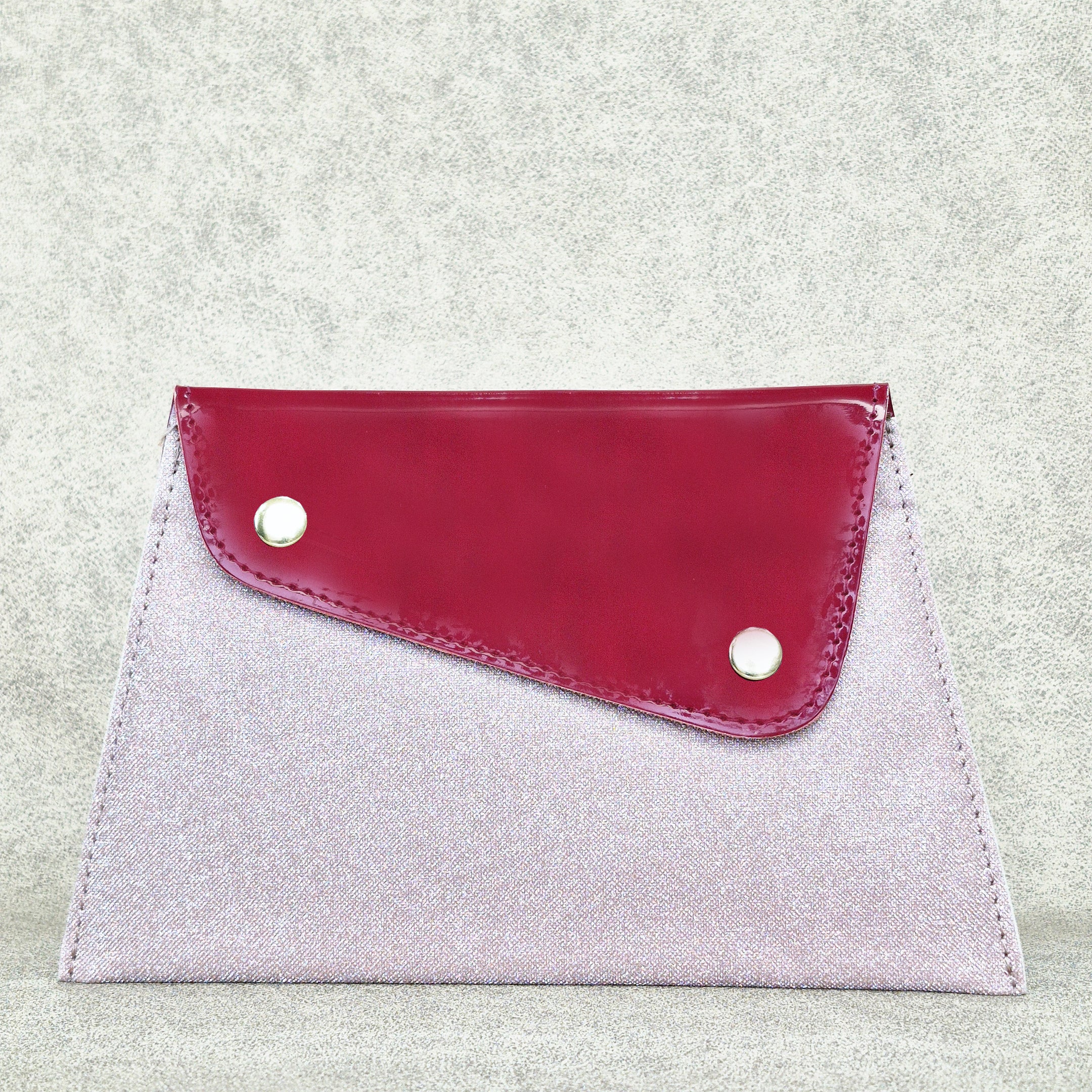 Dual Tone Flap Closure