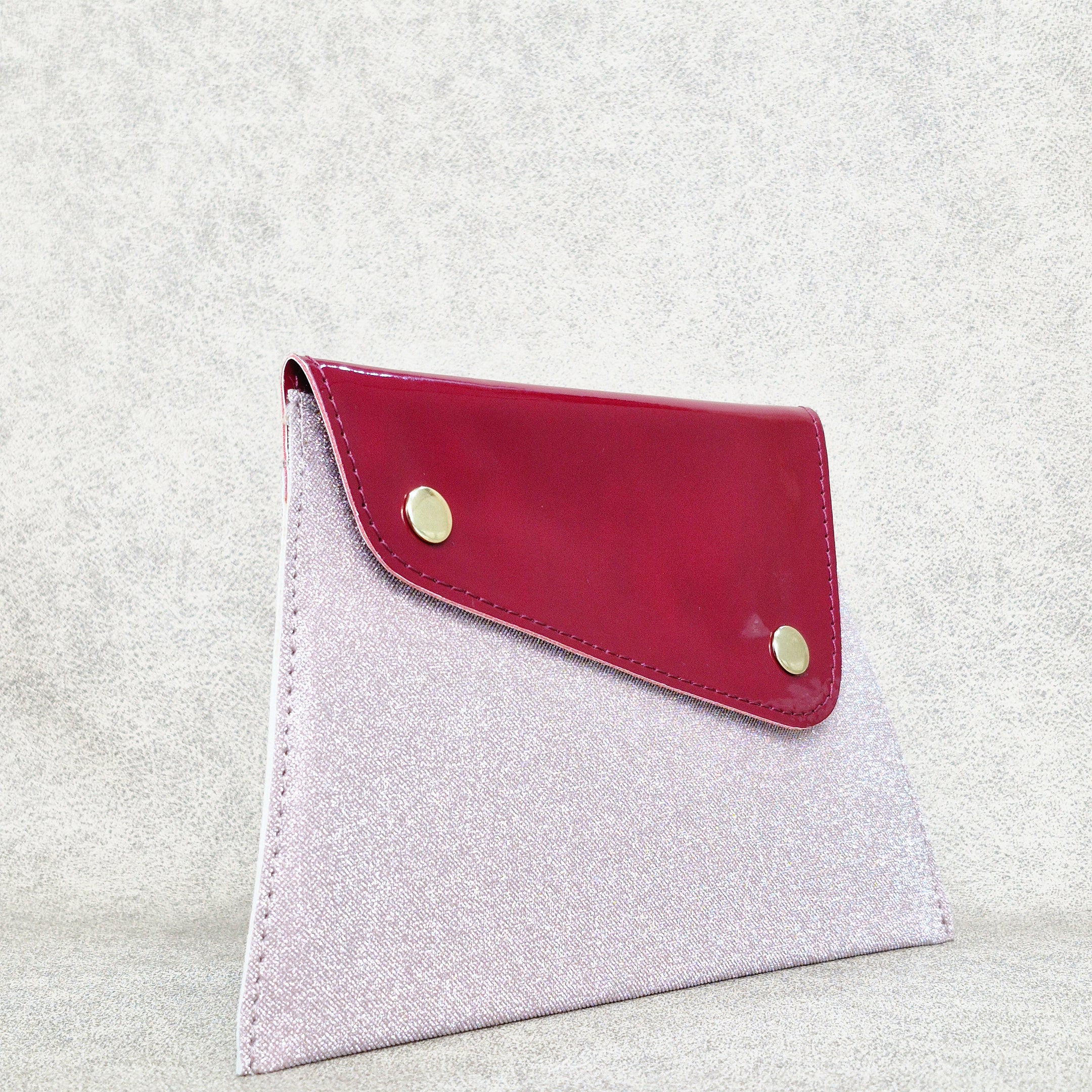 Dual Tone Flap Closure
