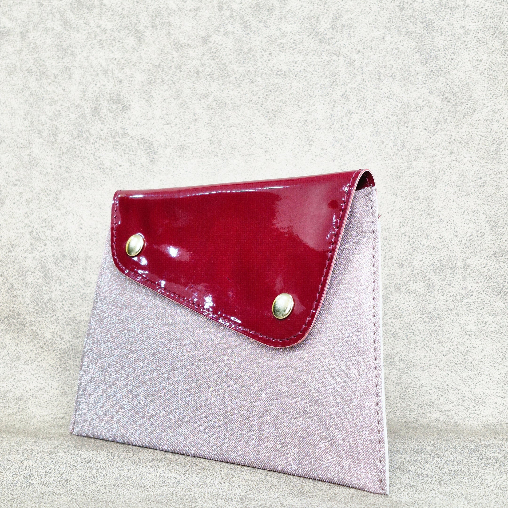 Dual Tone Flap Closure