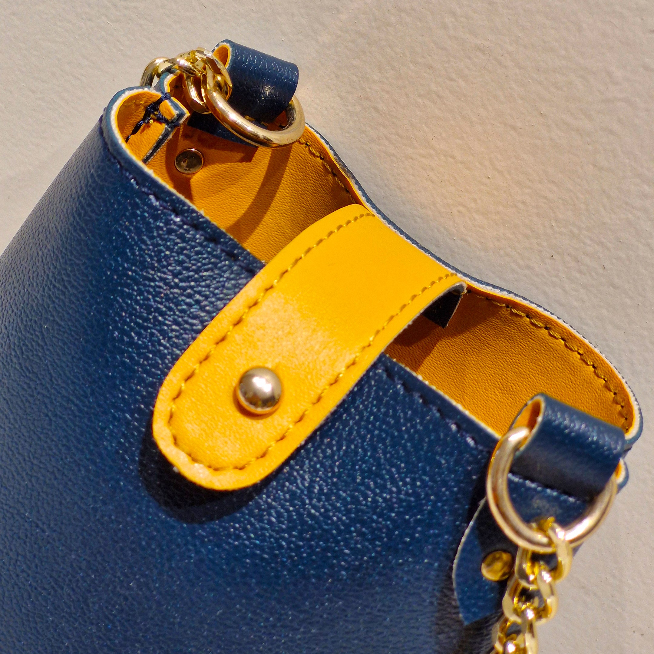 Trendy Vegan Leather Sling Mobile Bag – Blue & Yellow Crossbody Pouch with Earbuds Compartment & Golden Chain Strap